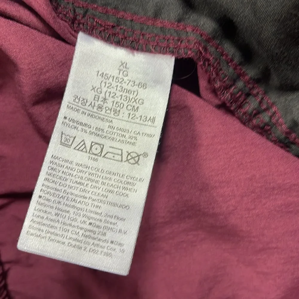 Gap kids utility shorts.  Drawstring waist.  Size boys XL.